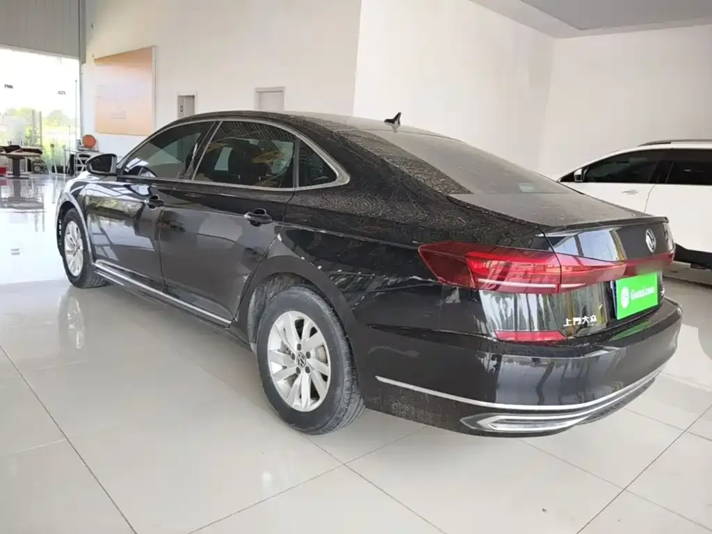 Volkswagen Passat — фото 6