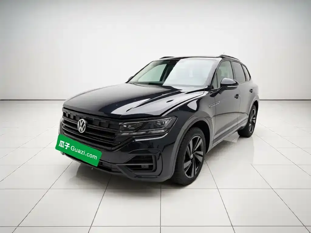 Volkswagen Touareg — фото 1