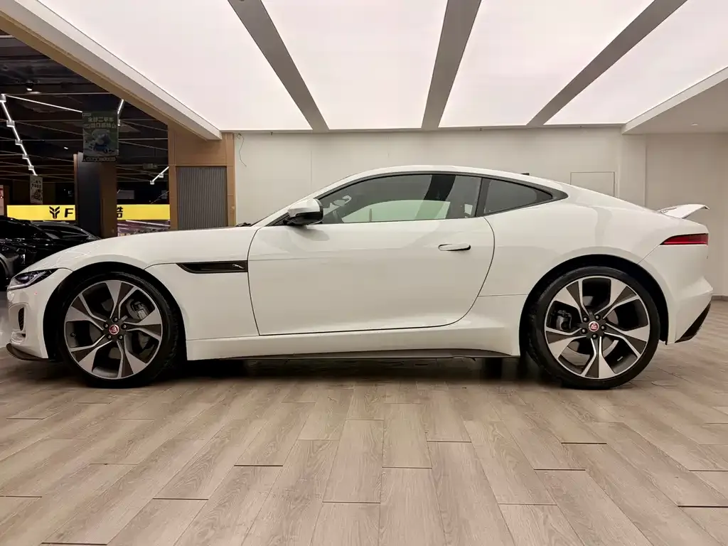 Jaguar F-TYPE — фото 6