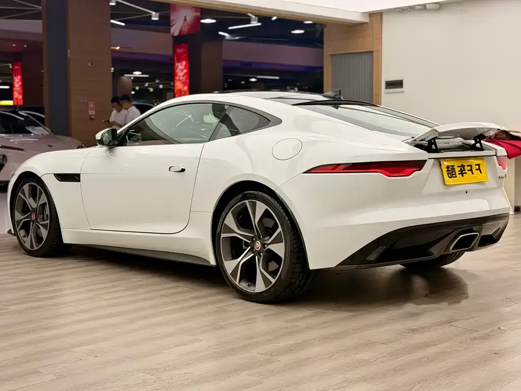 Jaguar F-TYPE — фото 7