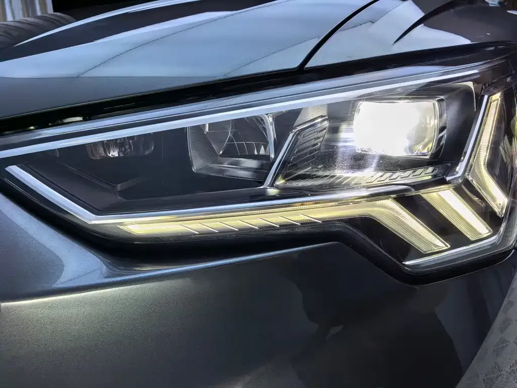 Audi Q3 Sportback — фото 3