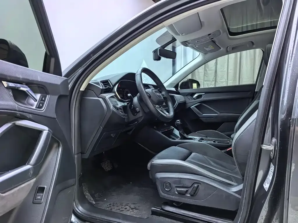 Audi Q3 Sportback — фото 10