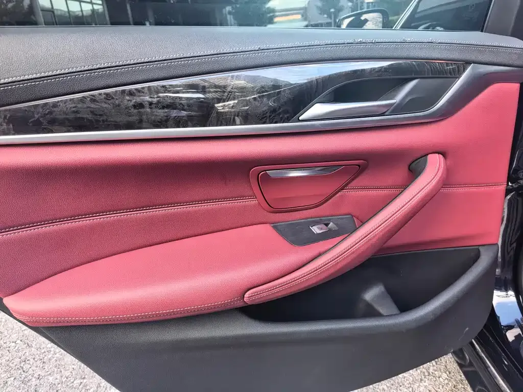 BMW 5 Series — фото 10