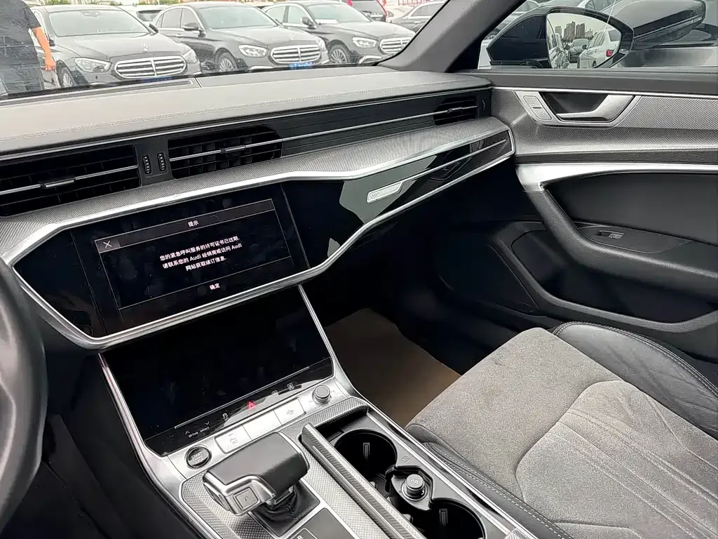 Audi A6L — фото 9