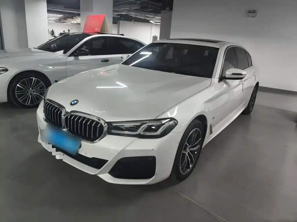 BMW 5 Series — фото 1