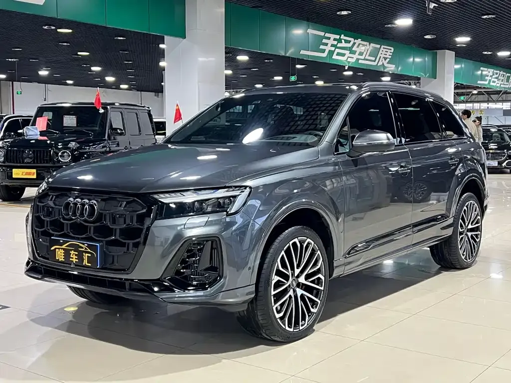 Audi SQ7 — фото 1