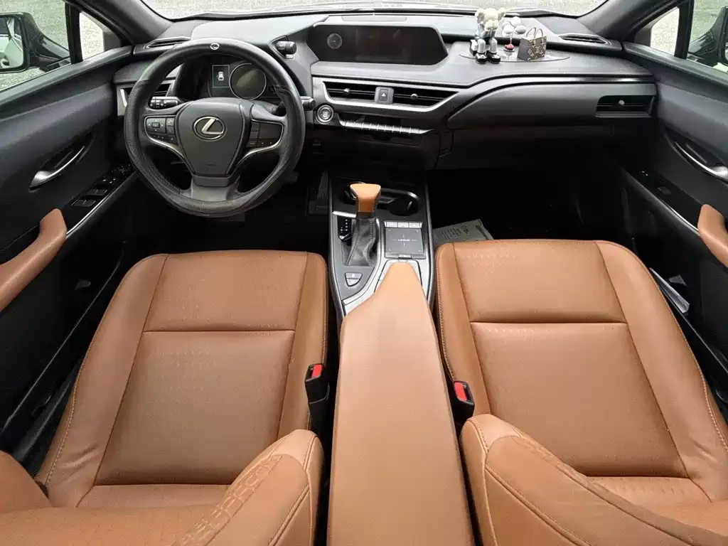 Lexus UX — фото 9
