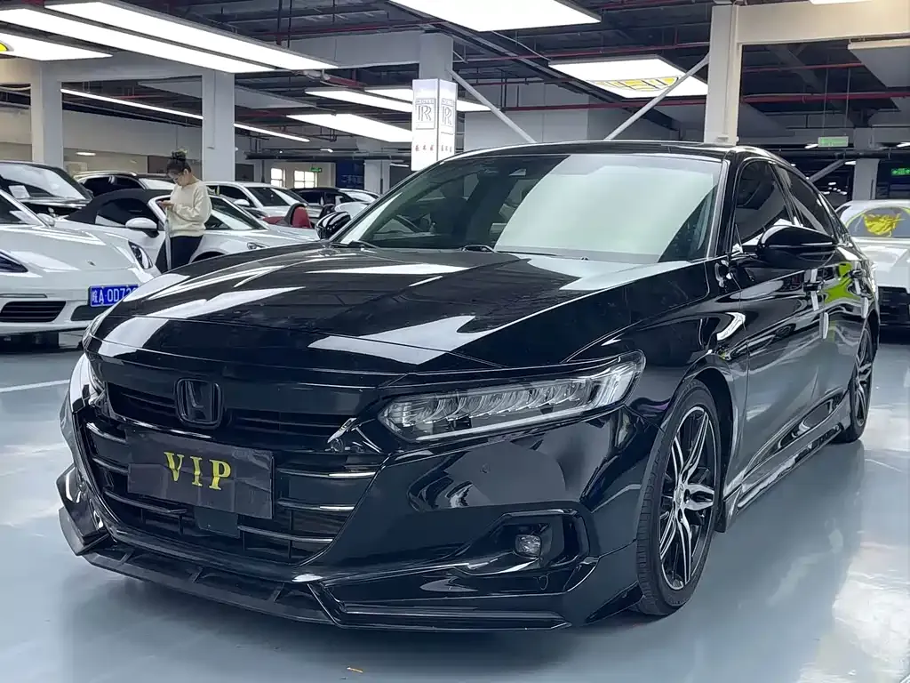 Honda Accord — фото 1