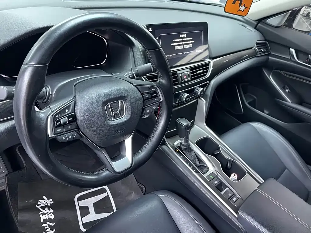 Honda Accord — фото 10