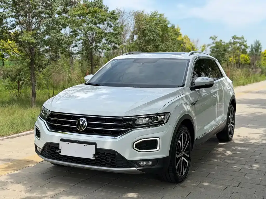 Volkswagen T-Roc — фото 1