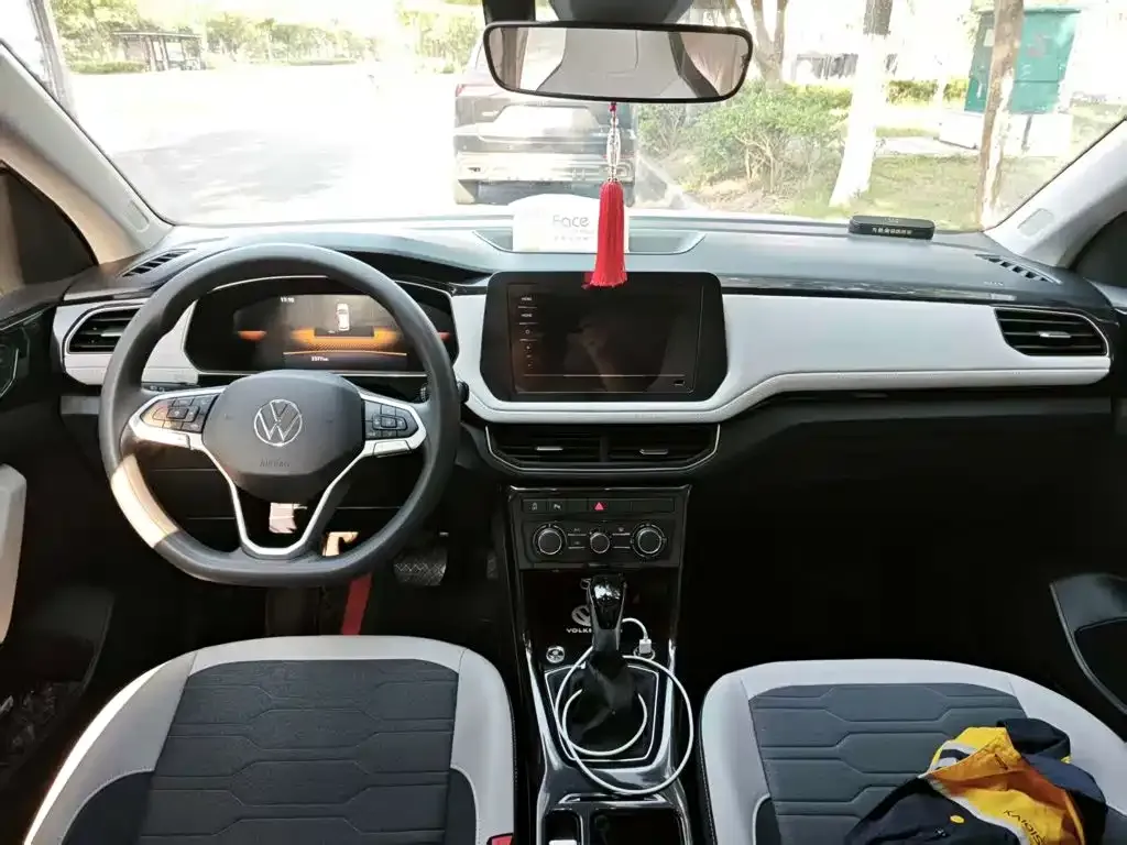 Volkswagen Tharu — фото 3