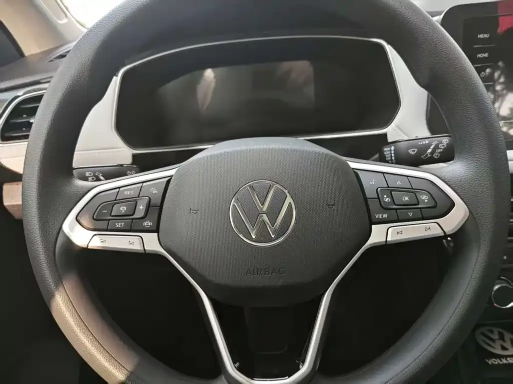 Volkswagen Tharu — фото 4