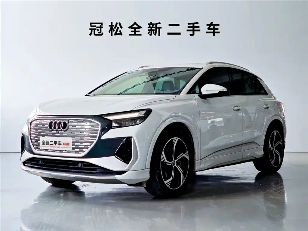 Audi Q4 e-tron — фото 1