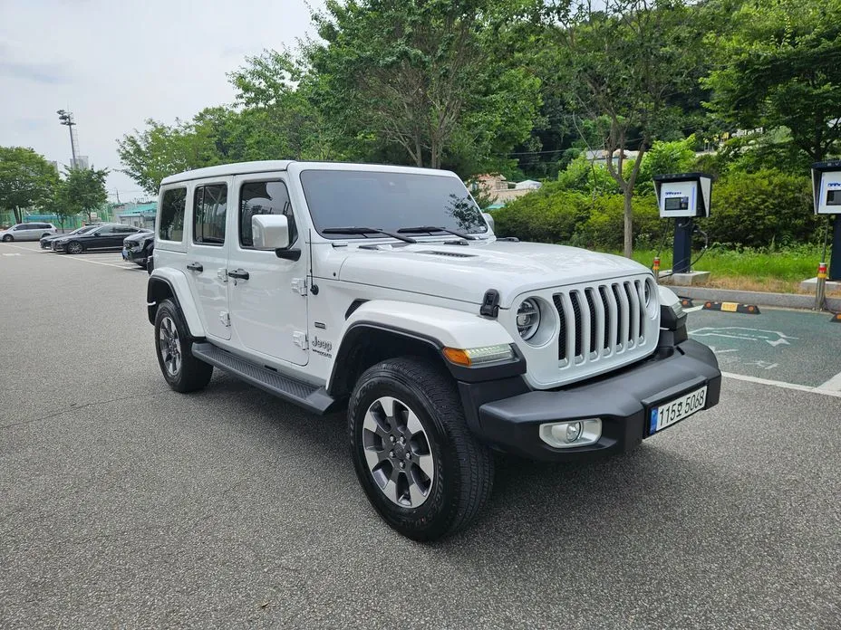 Jeep Wrangler — фото 7