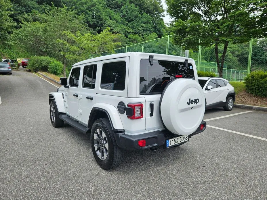 Jeep Wrangler — фото 9