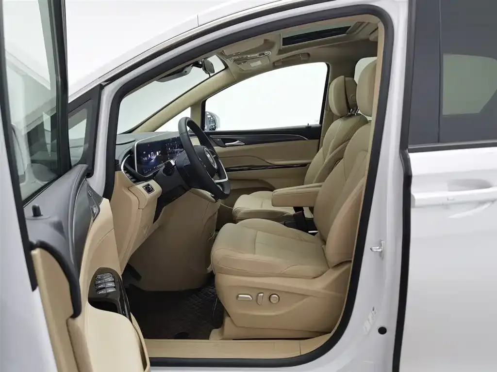 Buick GL8 Hybrid — фото 10