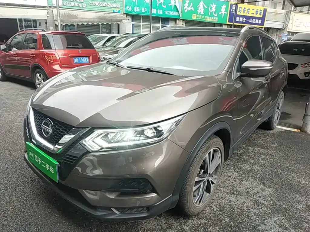Nissan Qashqai — фото 1