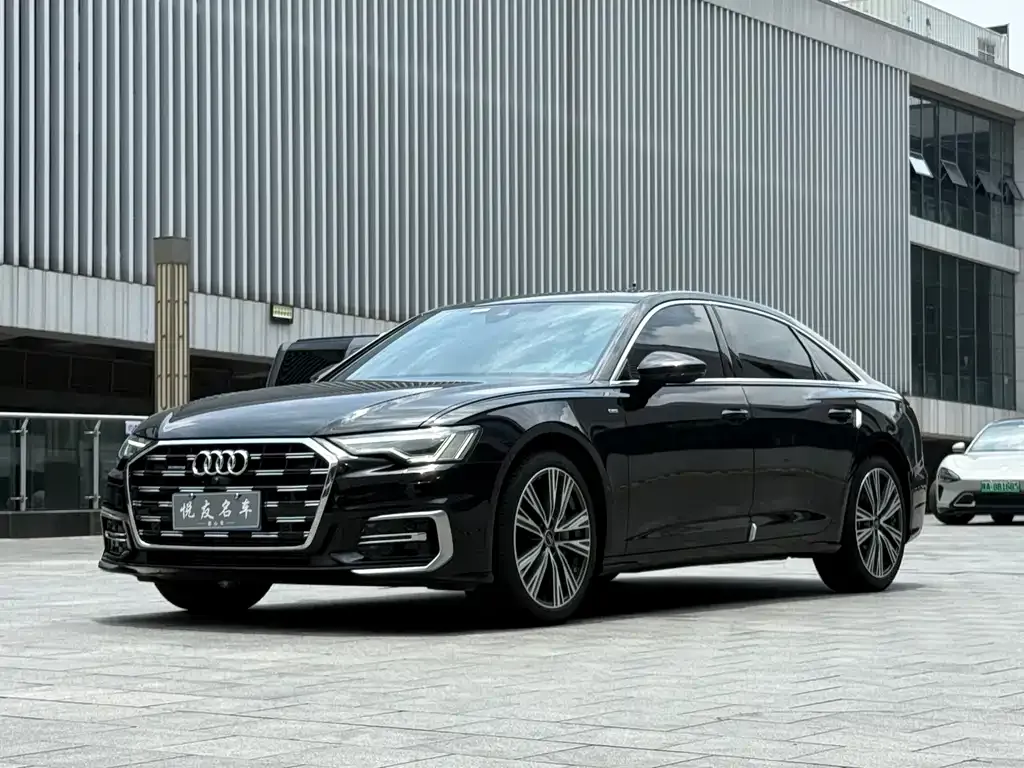 Audi A6L — фото 1