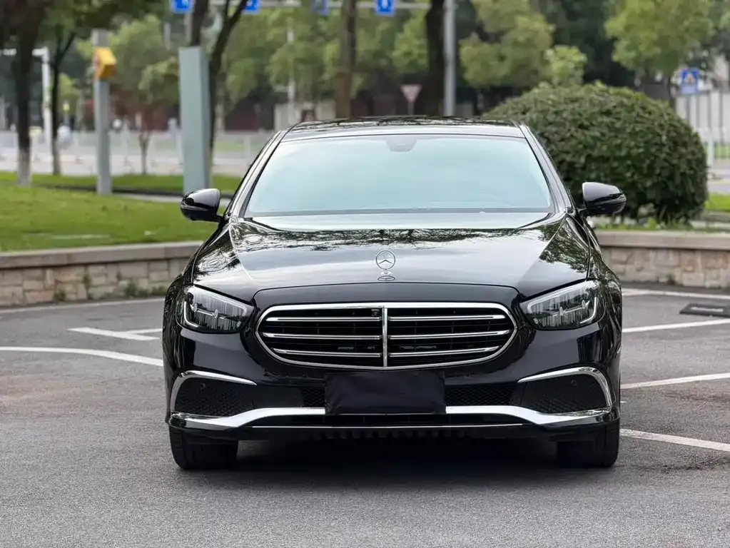 Mercedes-Benz E-Class — фото 4