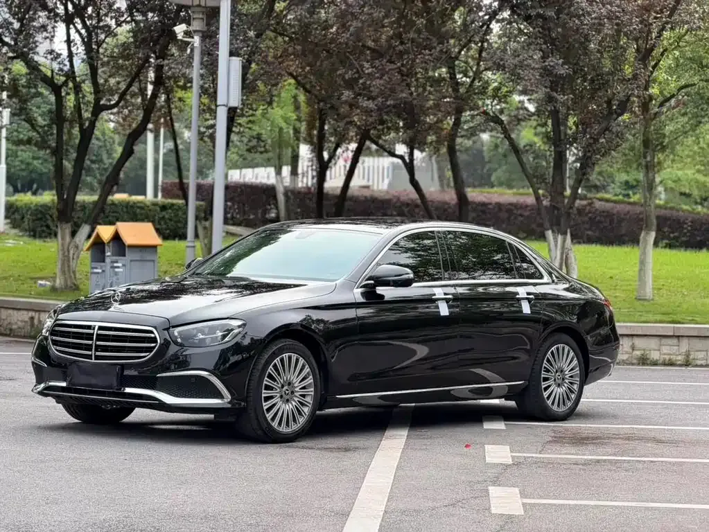 Mercedes-Benz E-Class — фото 2