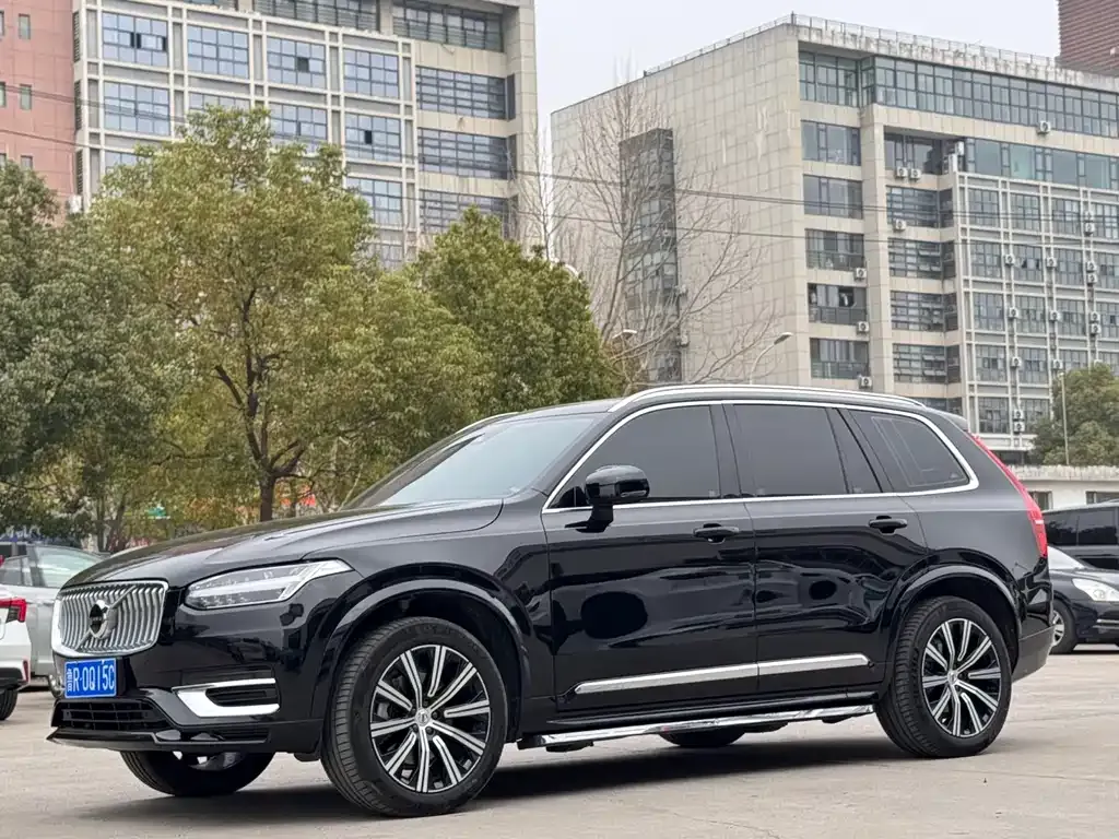 Volvo XC90 — фото 1