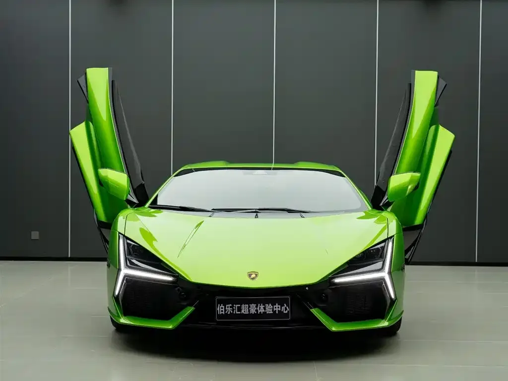 Lamborghini Revuelto — фото 4