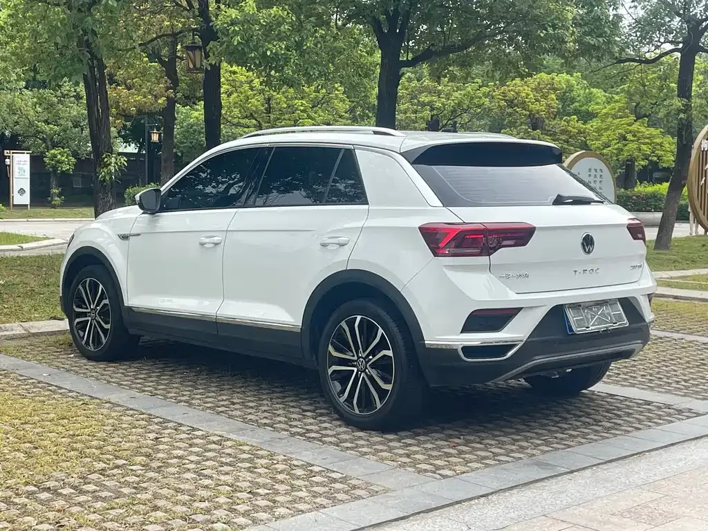Volkswagen T-Roc — фото 7