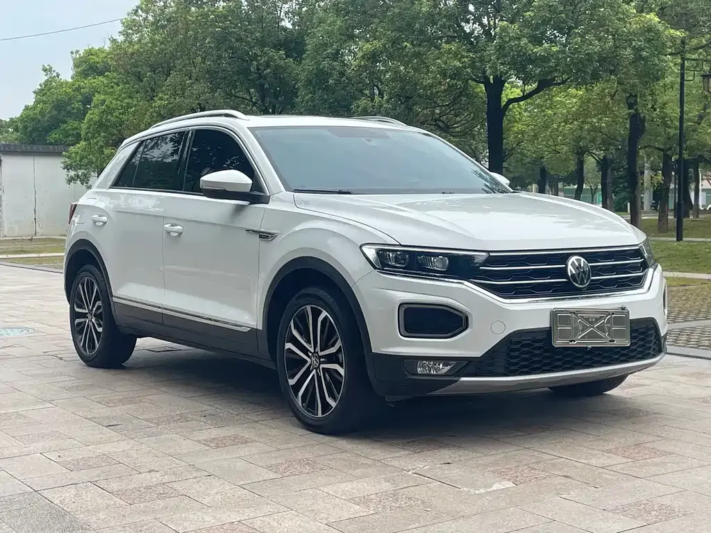 Volkswagen T-Roc — фото 9