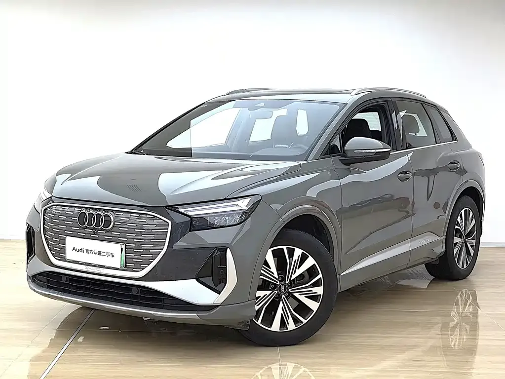 Audi Q4 e-tron — фото 1