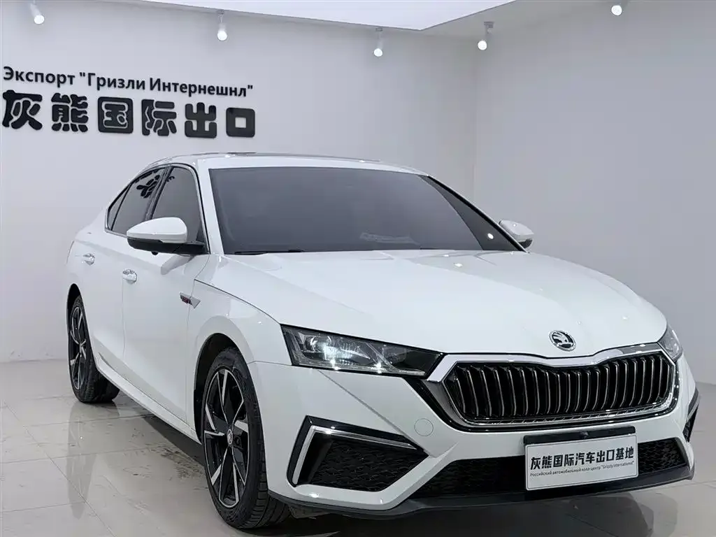 Skoda Octavia — фото 4