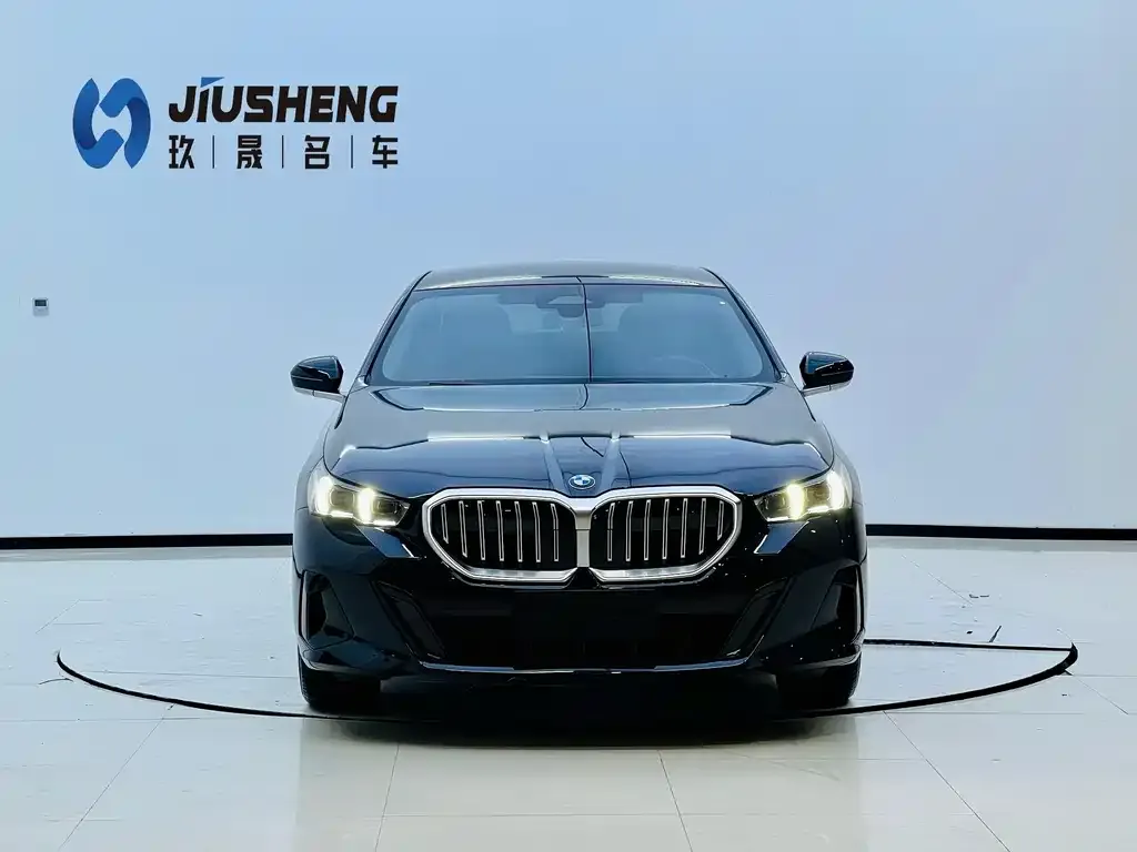BMW 5 Series — фото 2