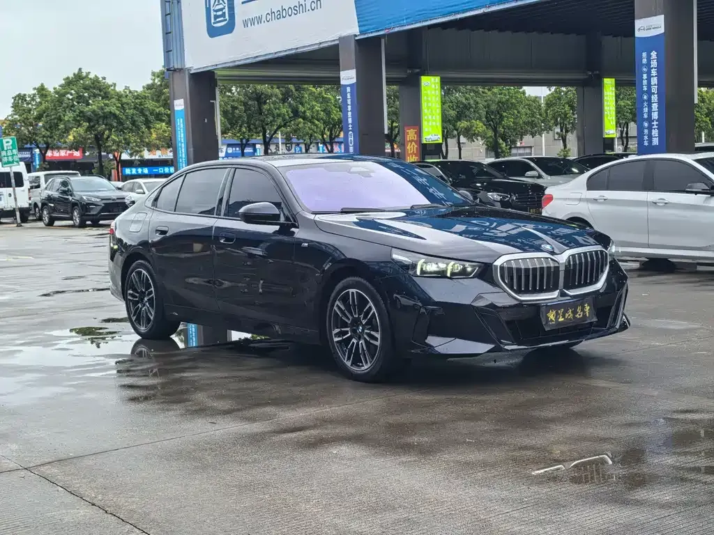 BMW 5 Series — фото 10