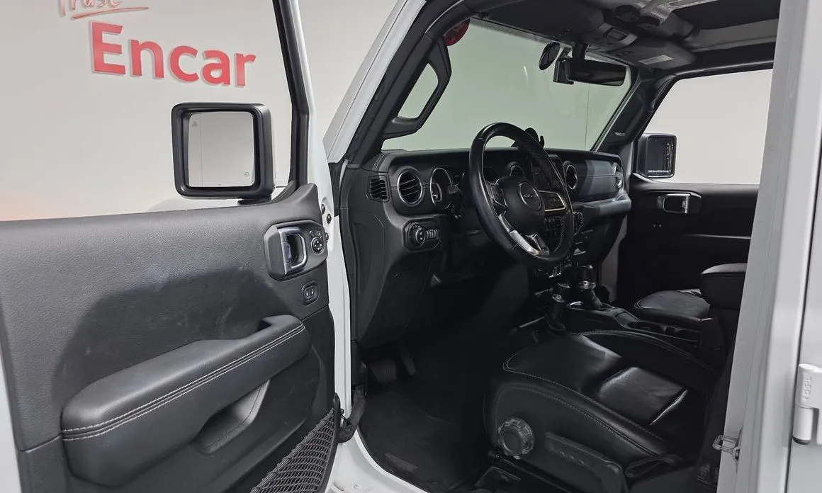 Jeep Wrangler — фото 6