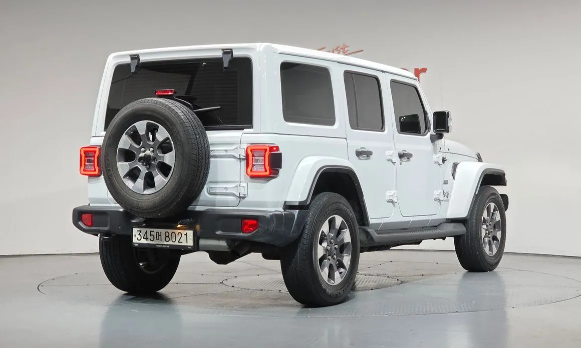 Jeep Wrangler — фото 9