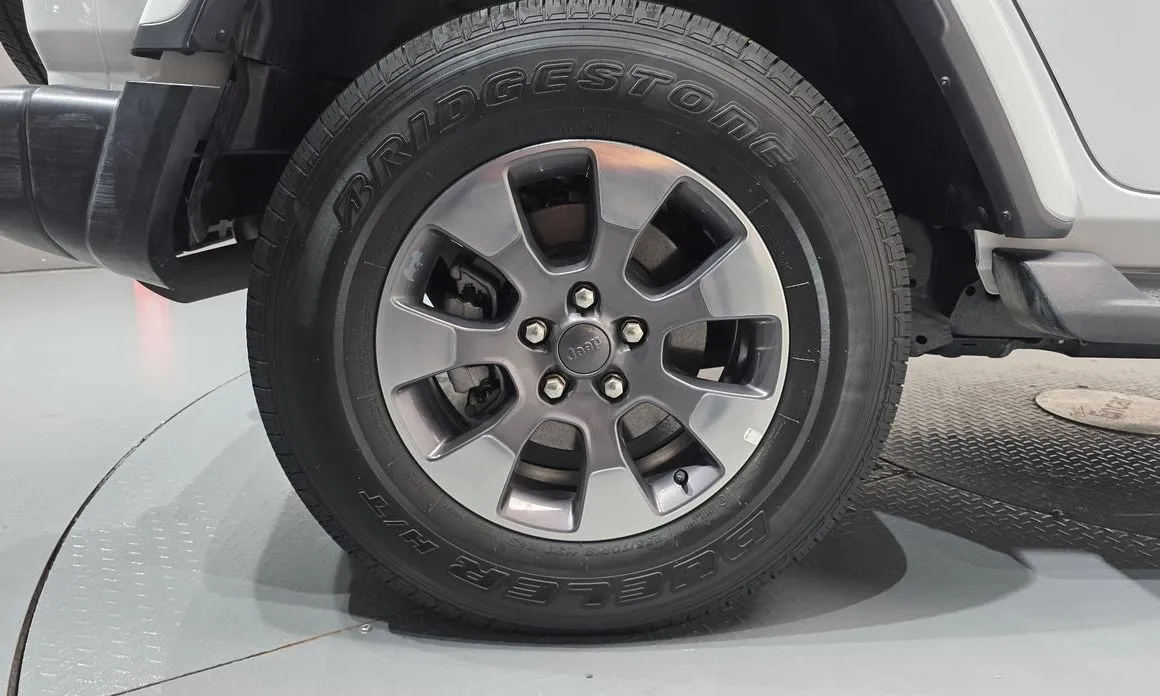 Jeep Wrangler — фото 2