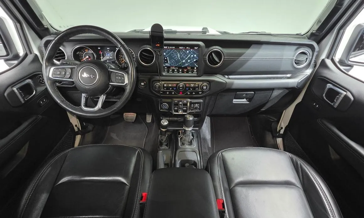 Jeep Wrangler — фото 8