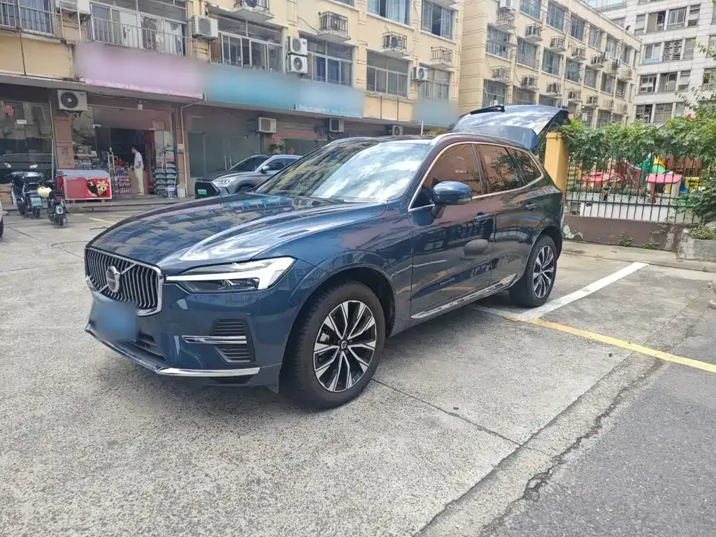 Volvo XC60 — фото 10