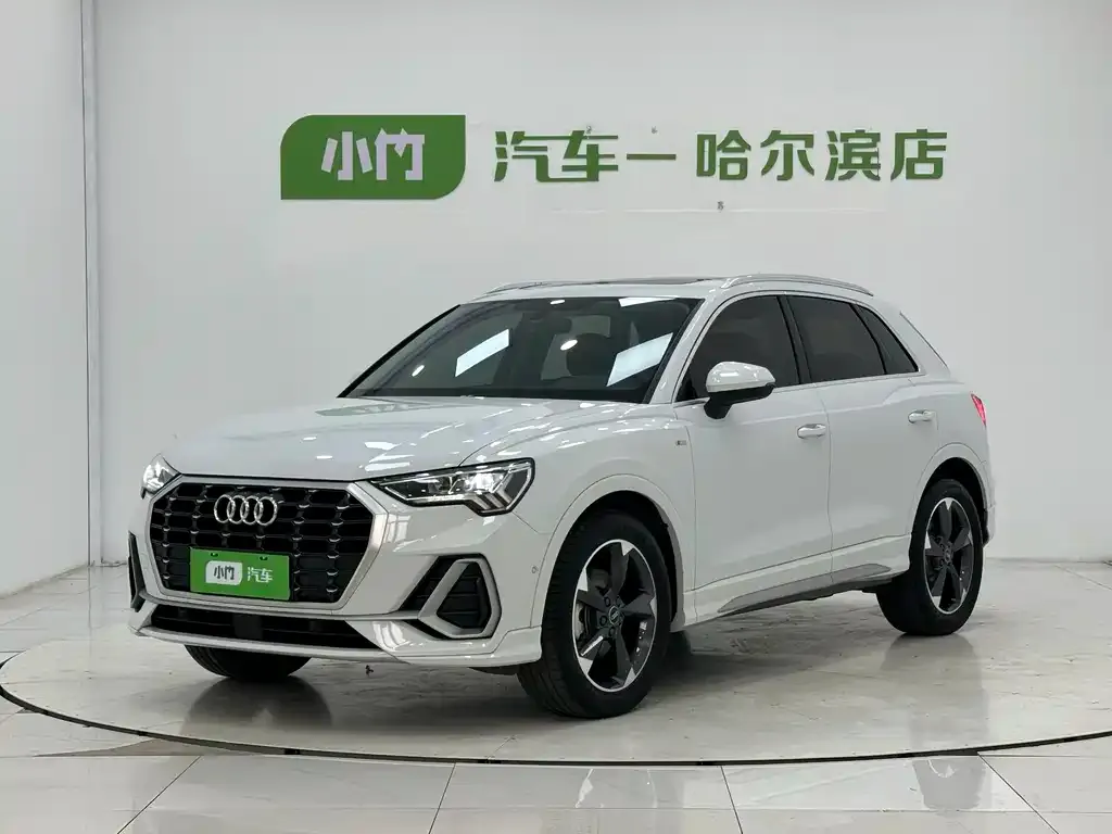 Audi Q3 — фото 1