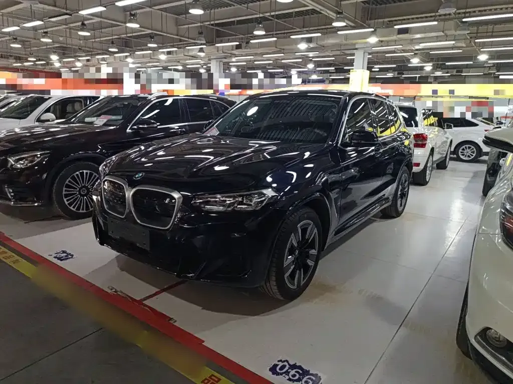 BMW iX3 — фото 2