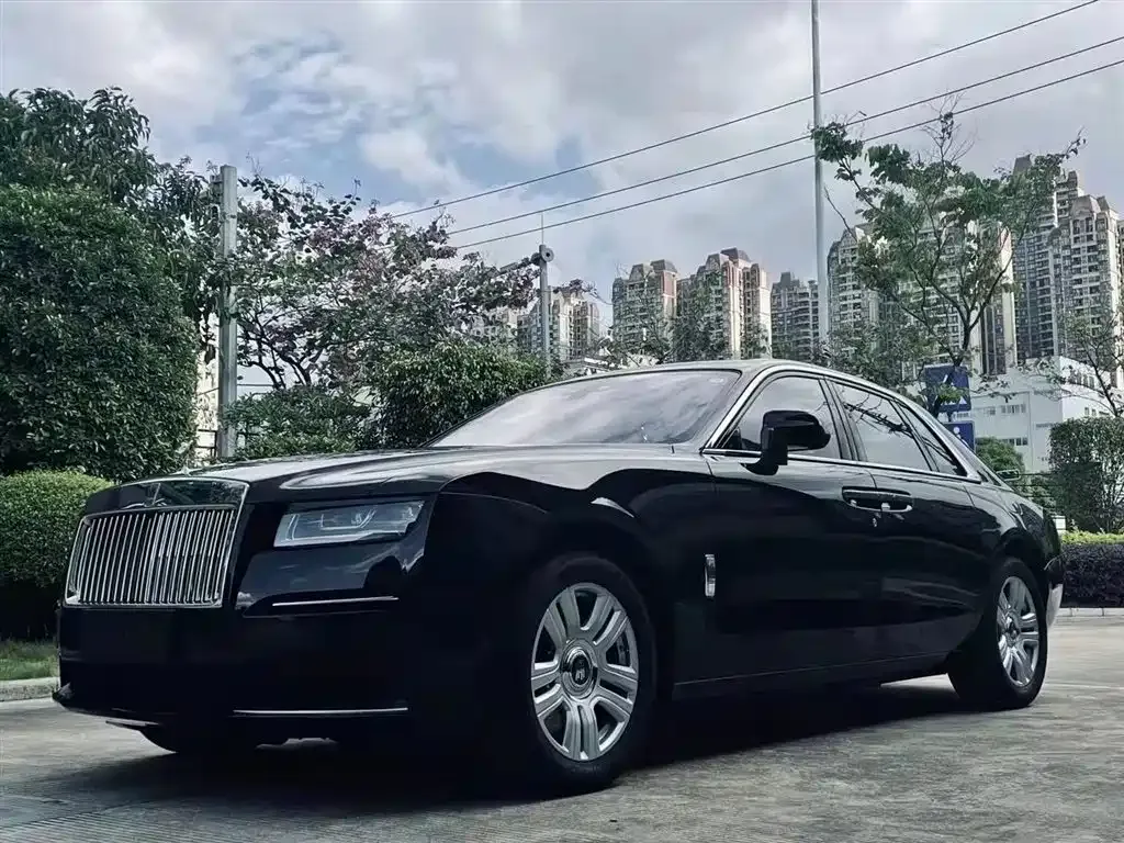 Rolls-Royce Ghost — фото 1