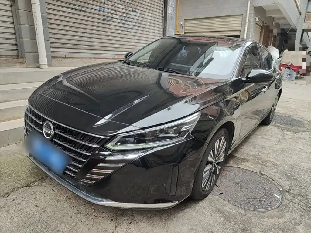 Nissan Teana — фото 1