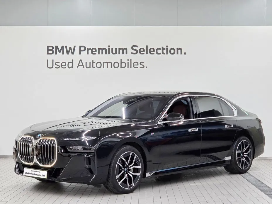 BMW 7-Series — фото 1