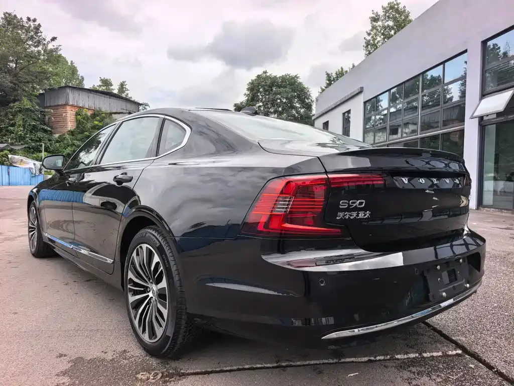 Volvo S90 — фото 9