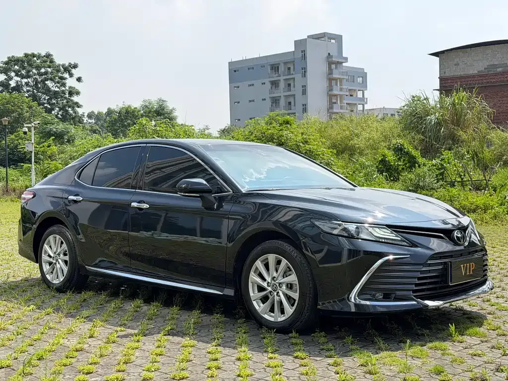 Toyota Camry — фото 8