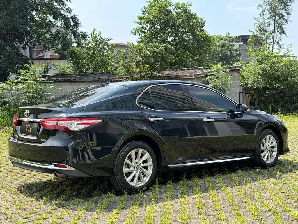 Toyota Camry — фото 6