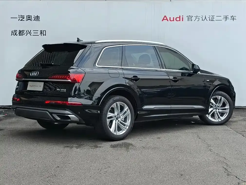 Audi Q7 — фото 7