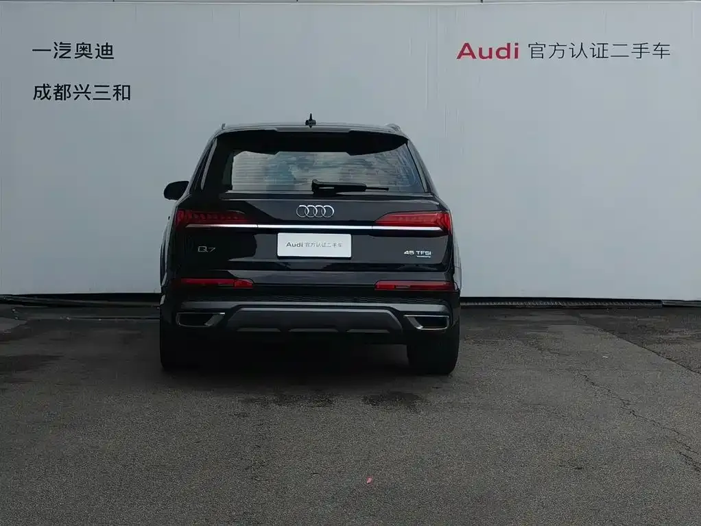 Audi Q7 — фото 10
