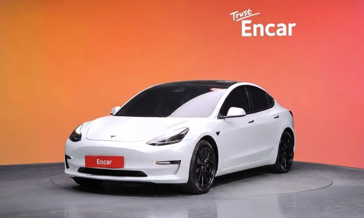Tesla Model 3 — фото 1