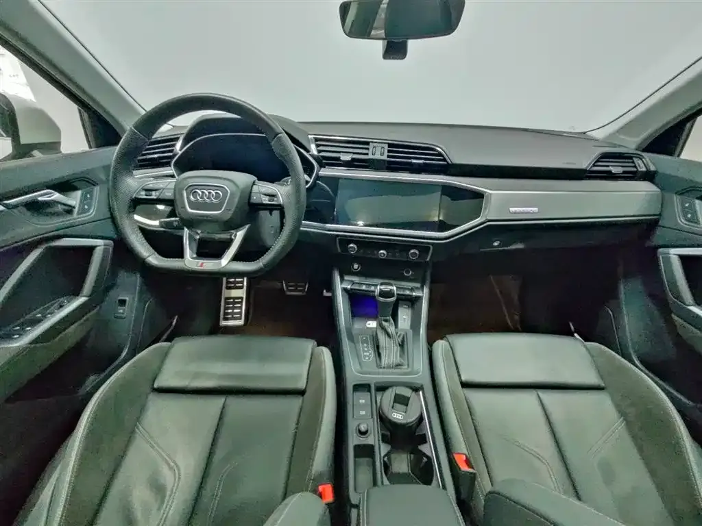 Audi Q3 Sportback — фото 10