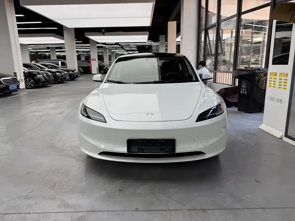 Tesla Model 3 — фото 3